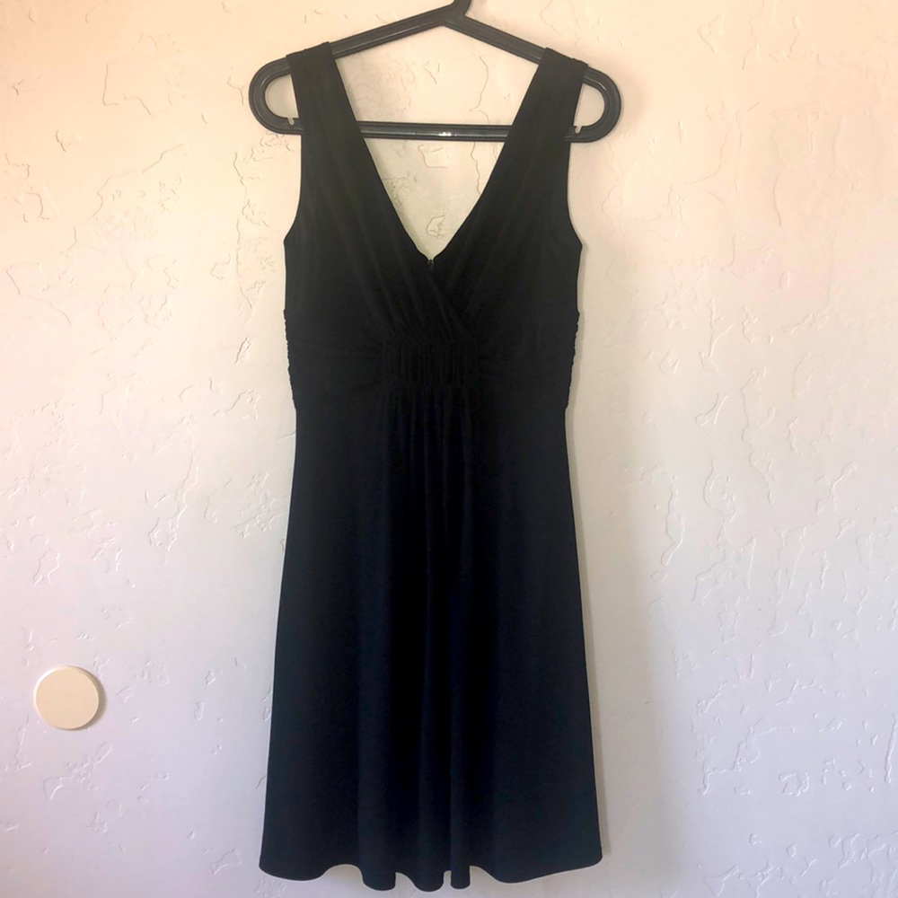 💃 White House Black Market black cocktail dress